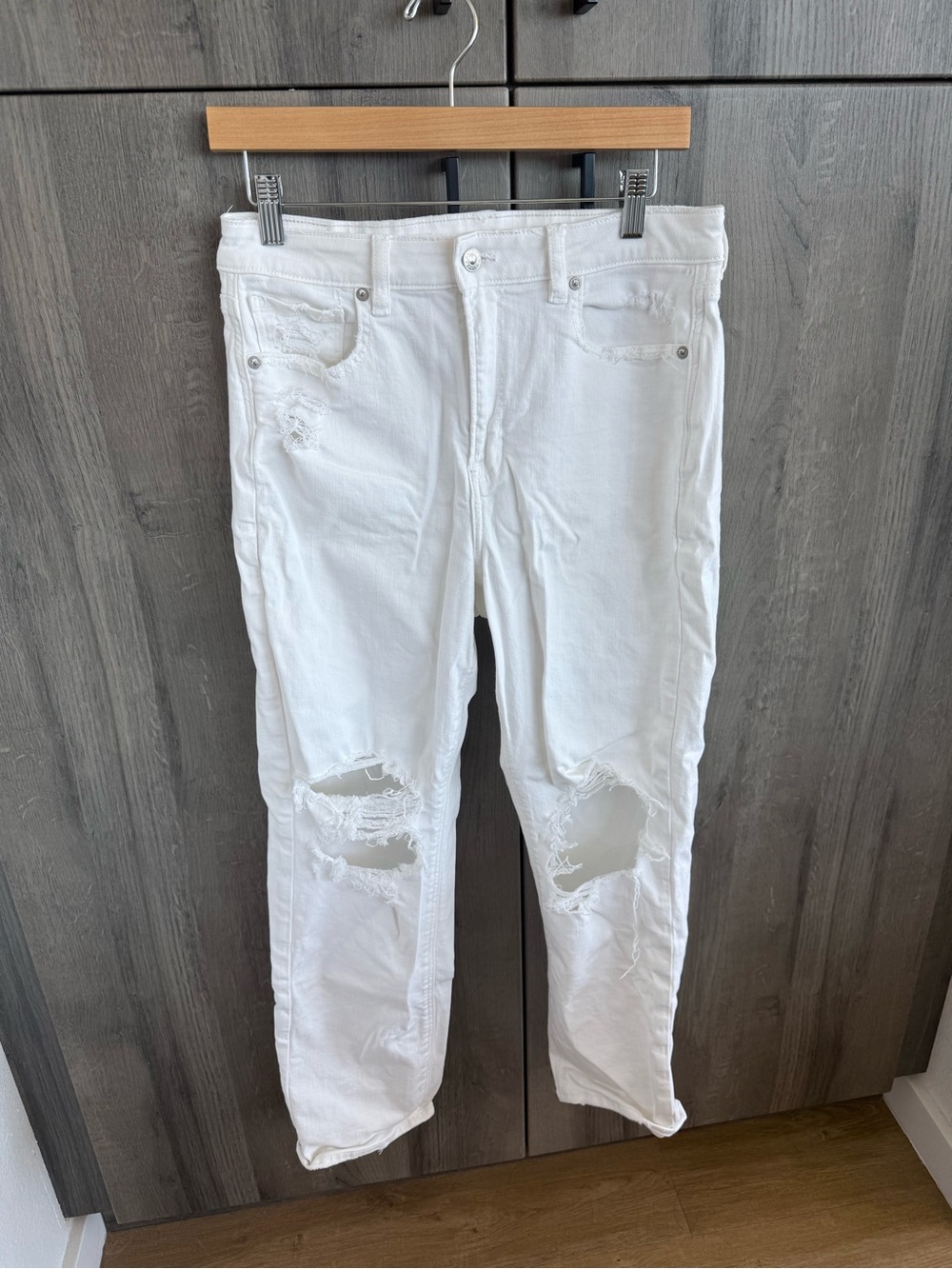 American Eagle Outfitters White Straight cut Distressed Jeans